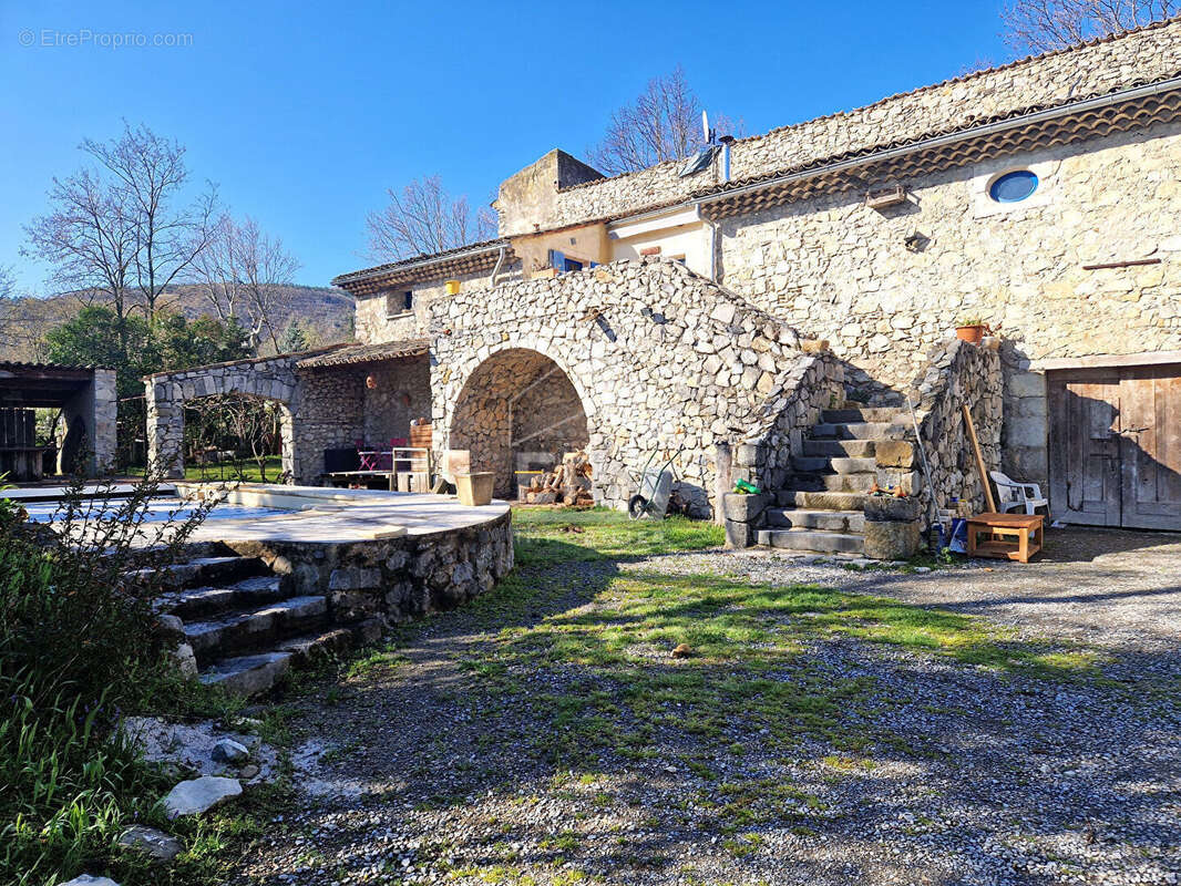 Maison 590m² à Les Bons Enfants - photo 13