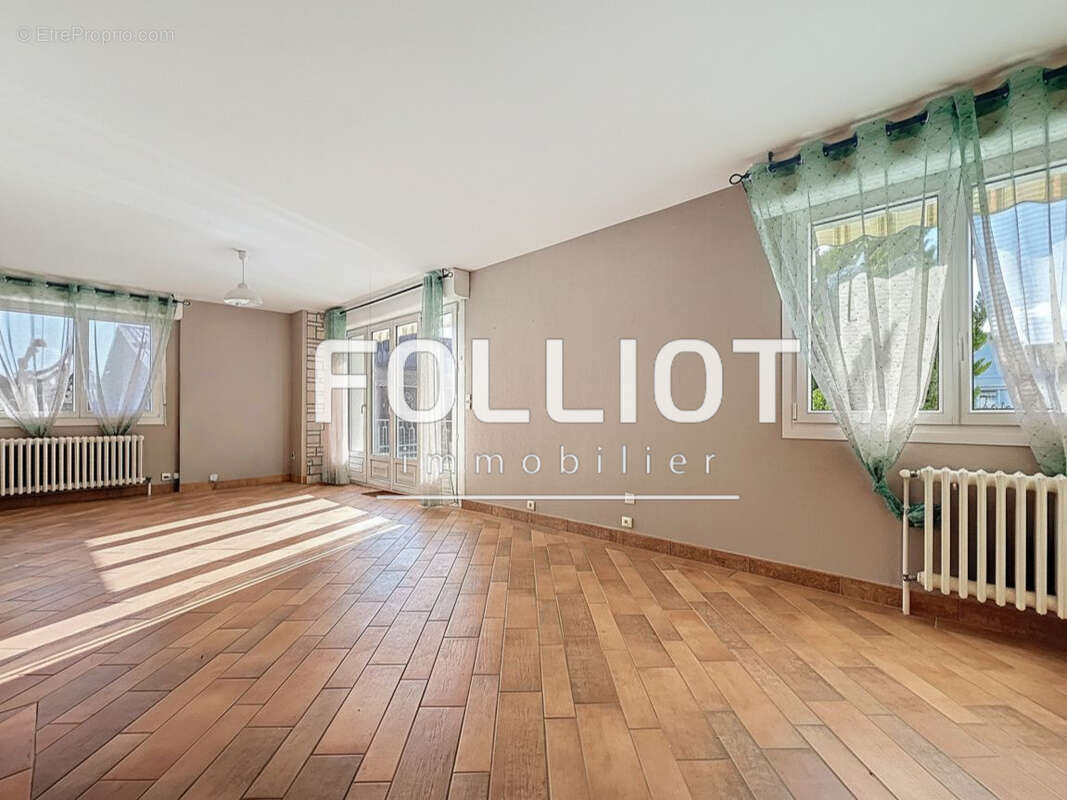 Maison à BRETTEVILLE-SUR-ODON