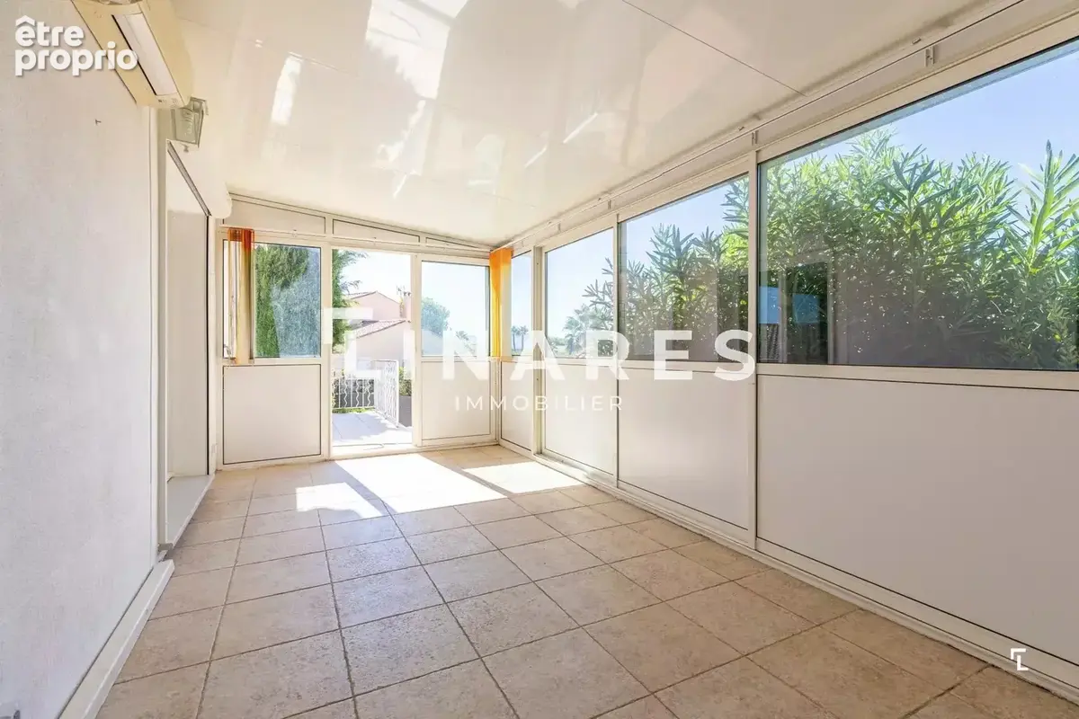 LA VILLA PALAMA - Villa T7 de 154 m2 - Piscine - Terrain de 576 m2 - 13013 Château-Gombert - photo 11