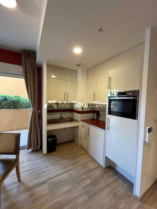 Uzès centre- Appartement récent résidence de standing - photo 2