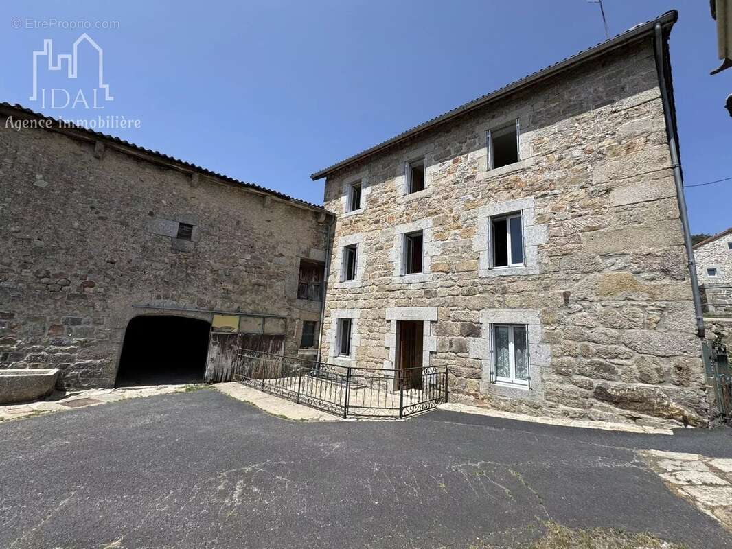 Maison à SAINT-LEGER-DU-MALZIEU