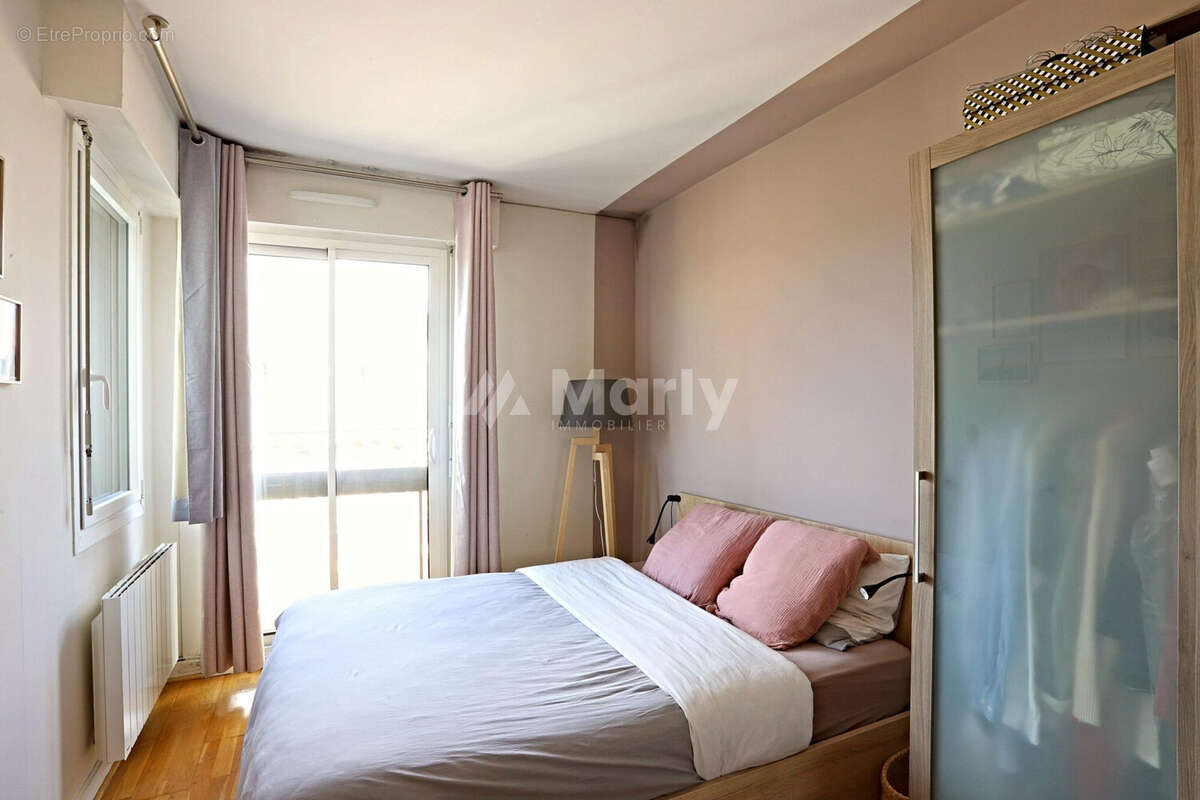 Appartement à PARIS-17E