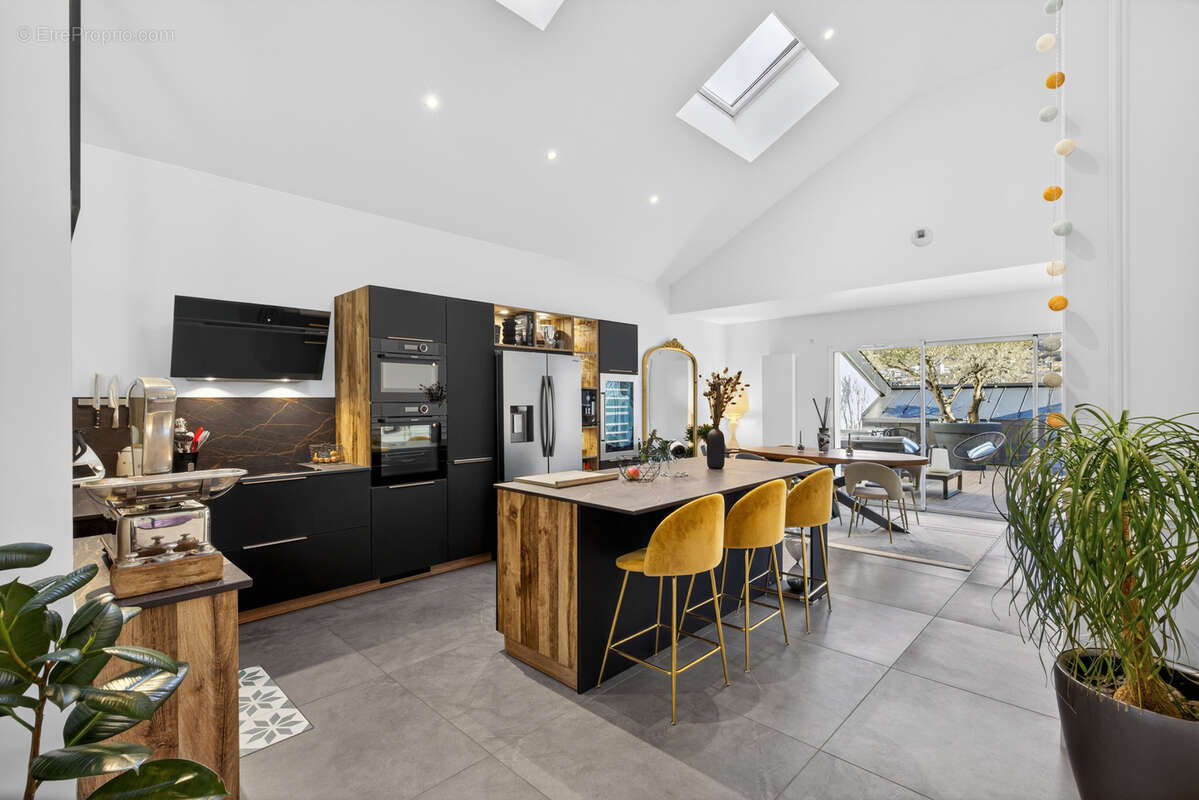 Appartement à CHALLES-LES-EAUX
