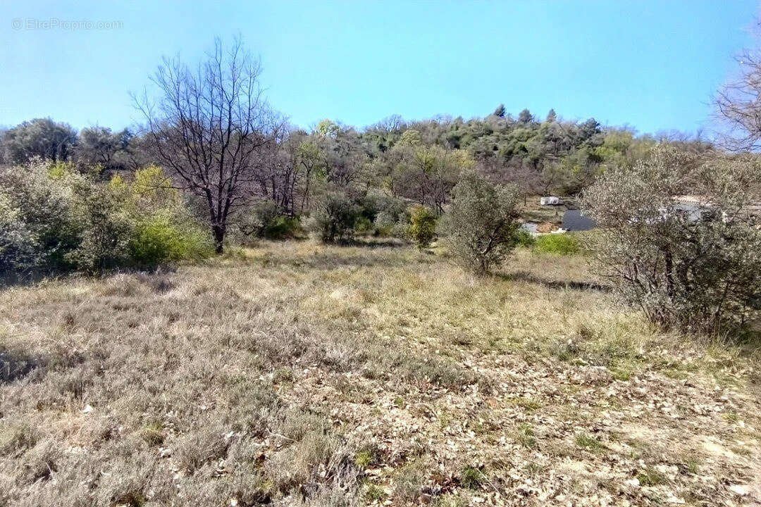 Terrain à MALIJAI