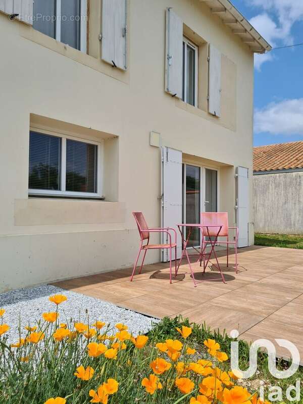 Photo 2 - Maison à SURGERES