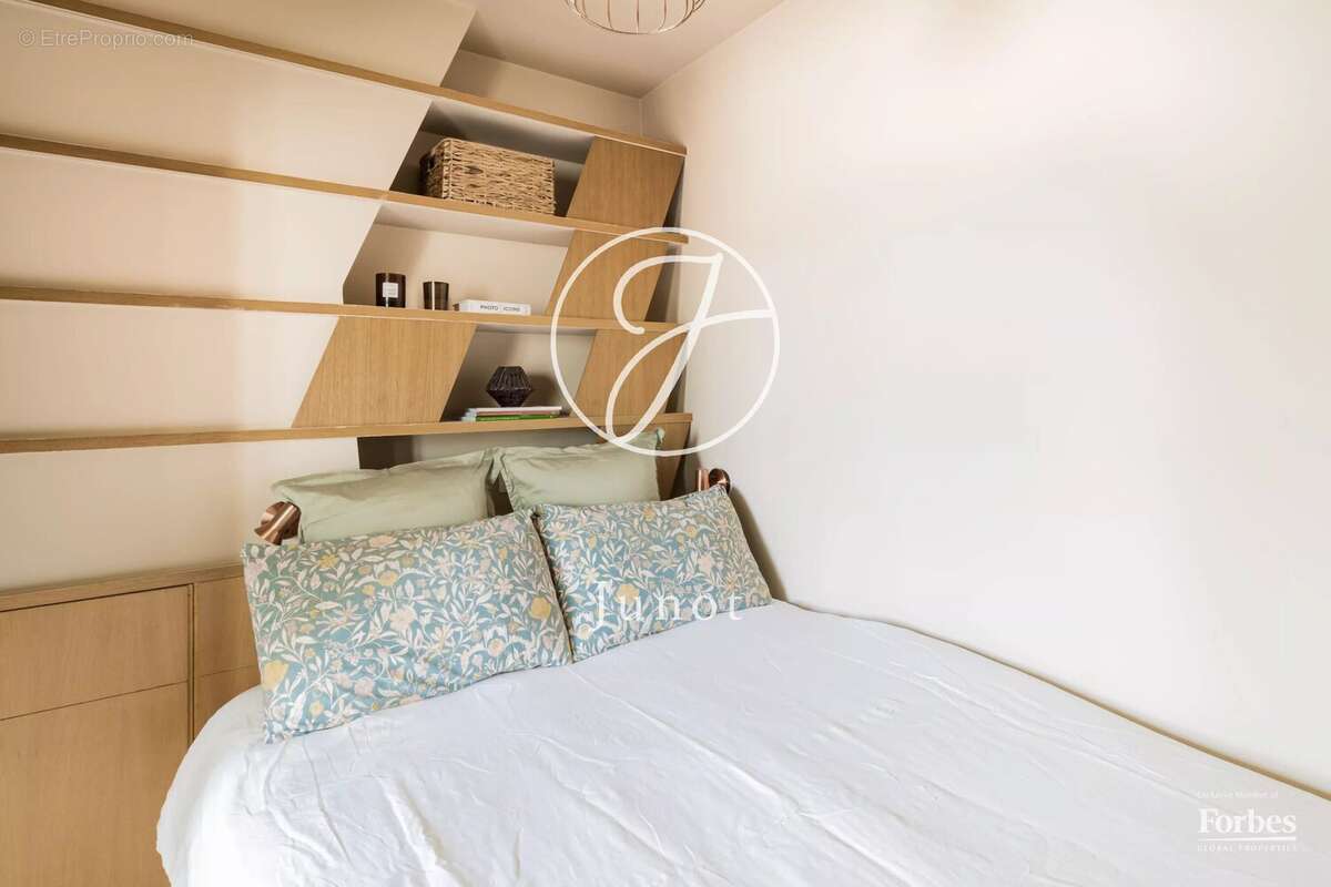 Appartement à PARIS-7E