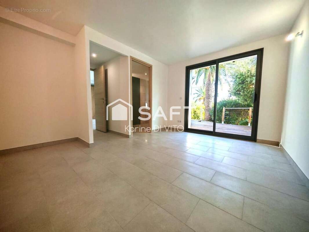 Photo 6 - Appartement à ROQUEBRUNE-SUR-ARGENS