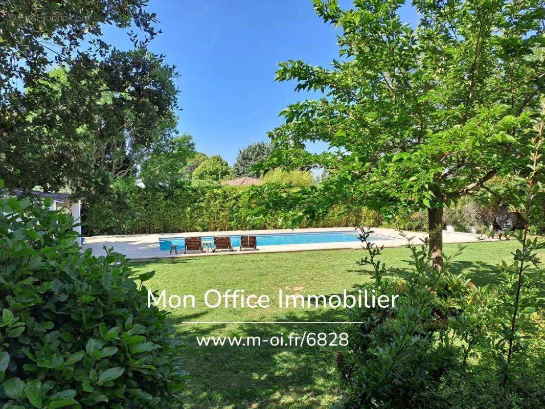 Référence : 6828-VCL. - Maison avec 6 chambres dont studio indépendant - Jardin paysager piscine garage - 13 100 AIX - photo 19
