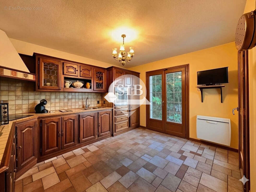 Maison à LA VILLE-DU-BOIS