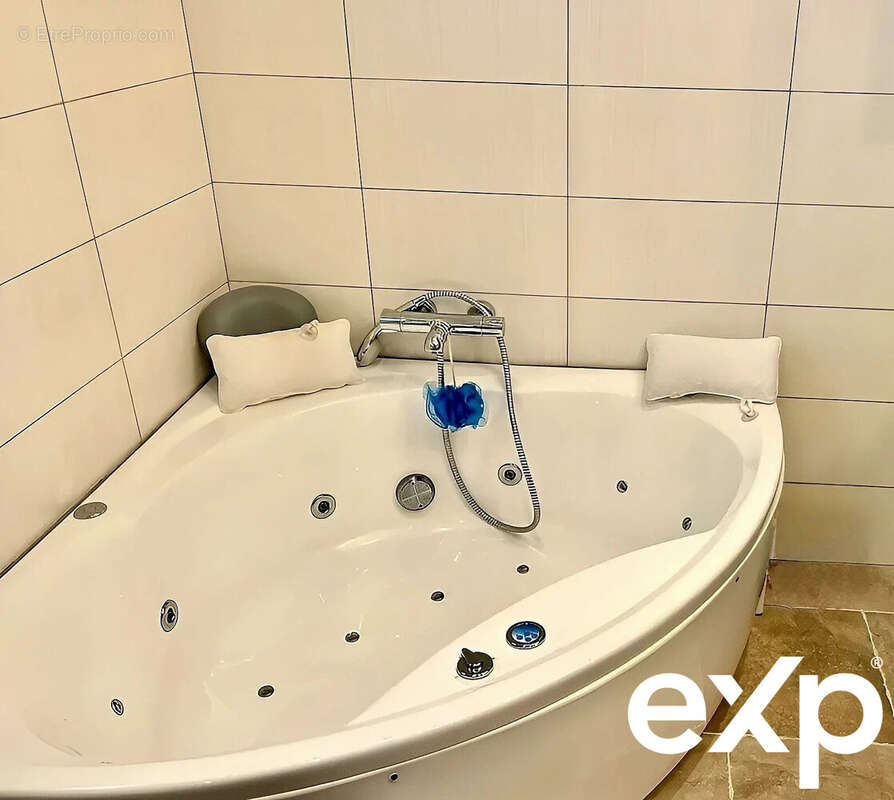 Maison à PLAN-DE-LA-TOUR