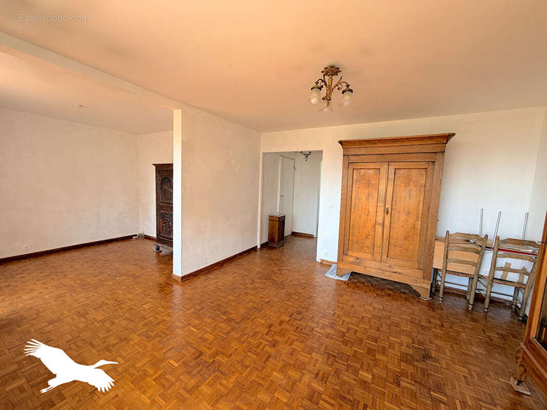 A VENDRE - Marseille 13009, Secteur Mazargues - Appartement 3/4 pièces 66 m2 avec extérieurs et cave - photo 11