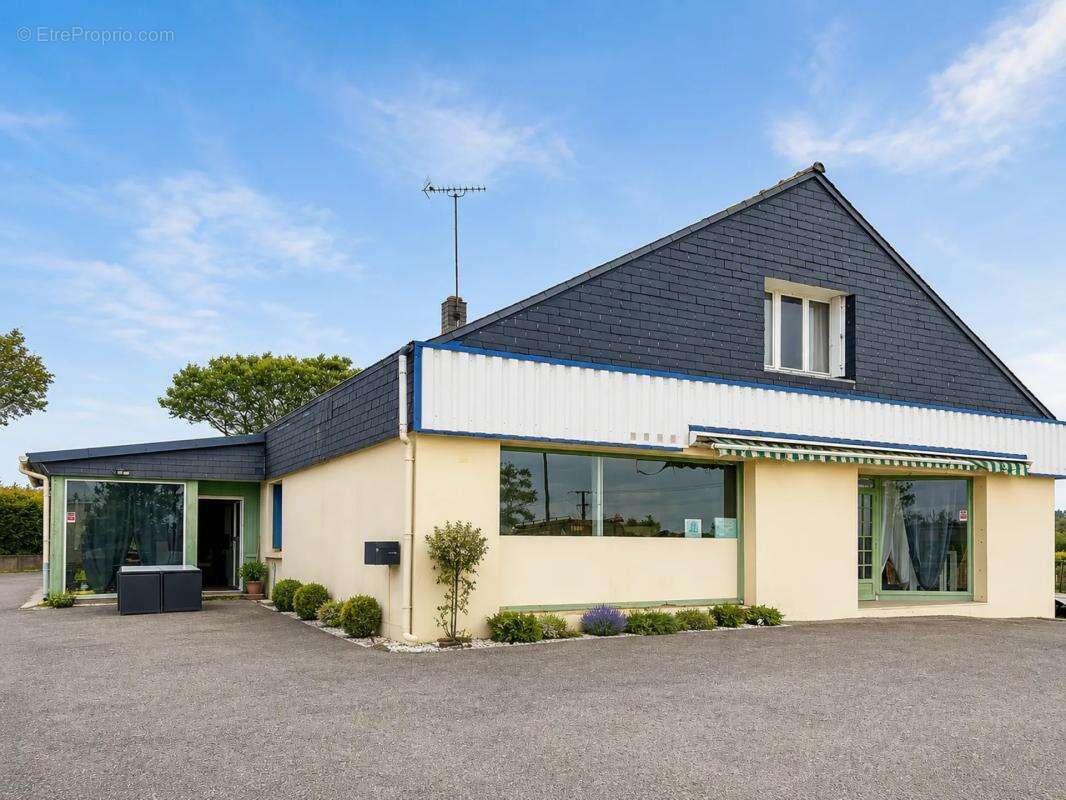 Maison à PLOUGUENAST