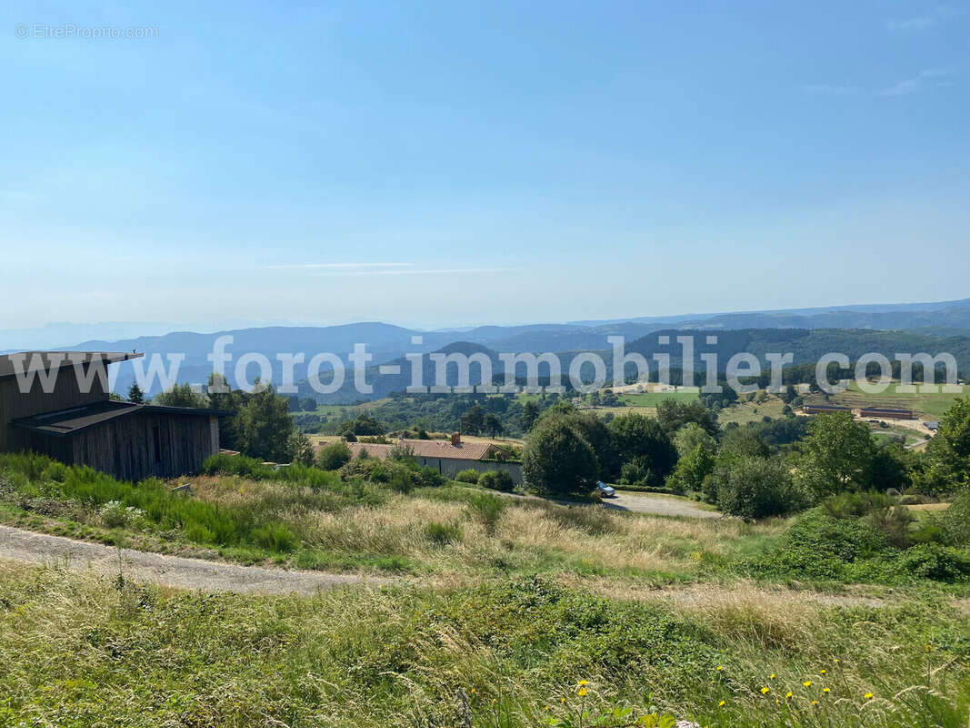 Maison à SAINT-SAUVEUR-DE-MONTAGUT