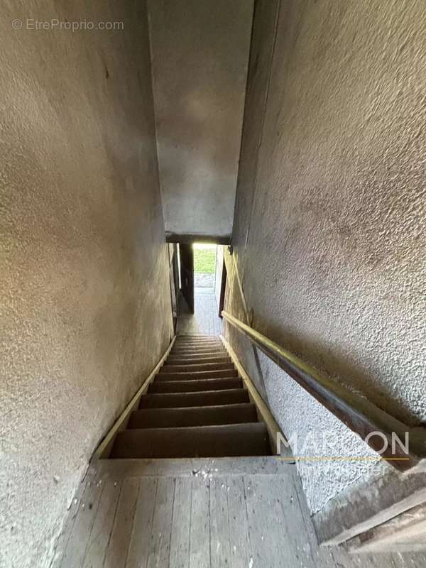 Maison à SAINT-JULIEN-LE-CHATEL