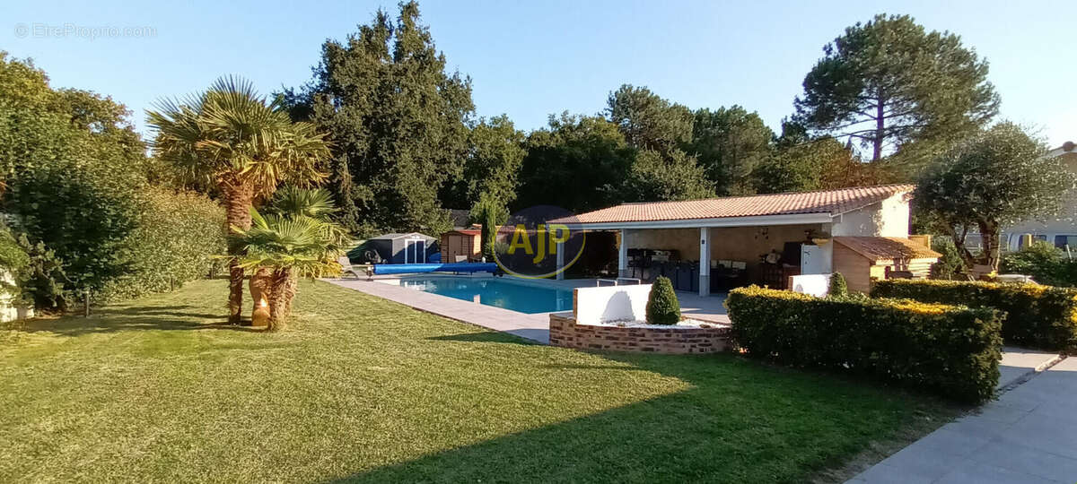 Maison à GRAYAN-ET-L'HOPITAL