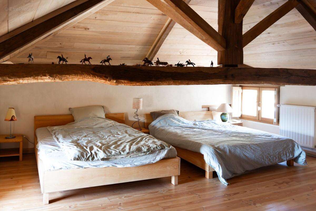 Maison à CHARMES-SUR-L'HERBASSE