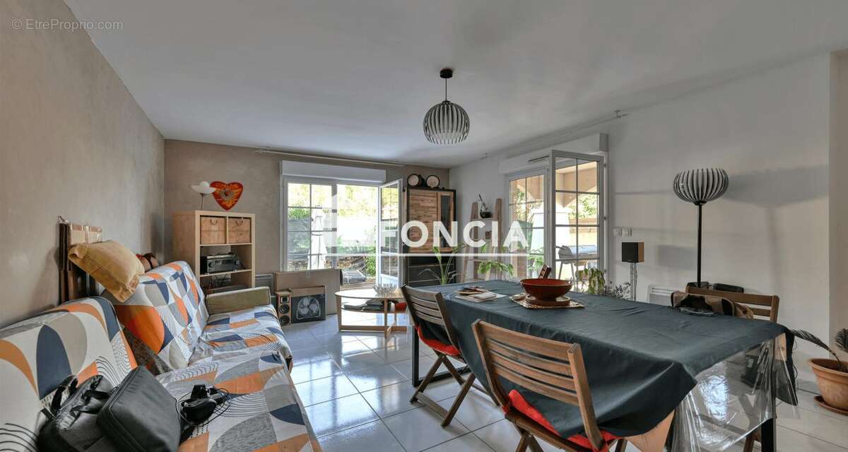 Appartement à JUVIGNAC