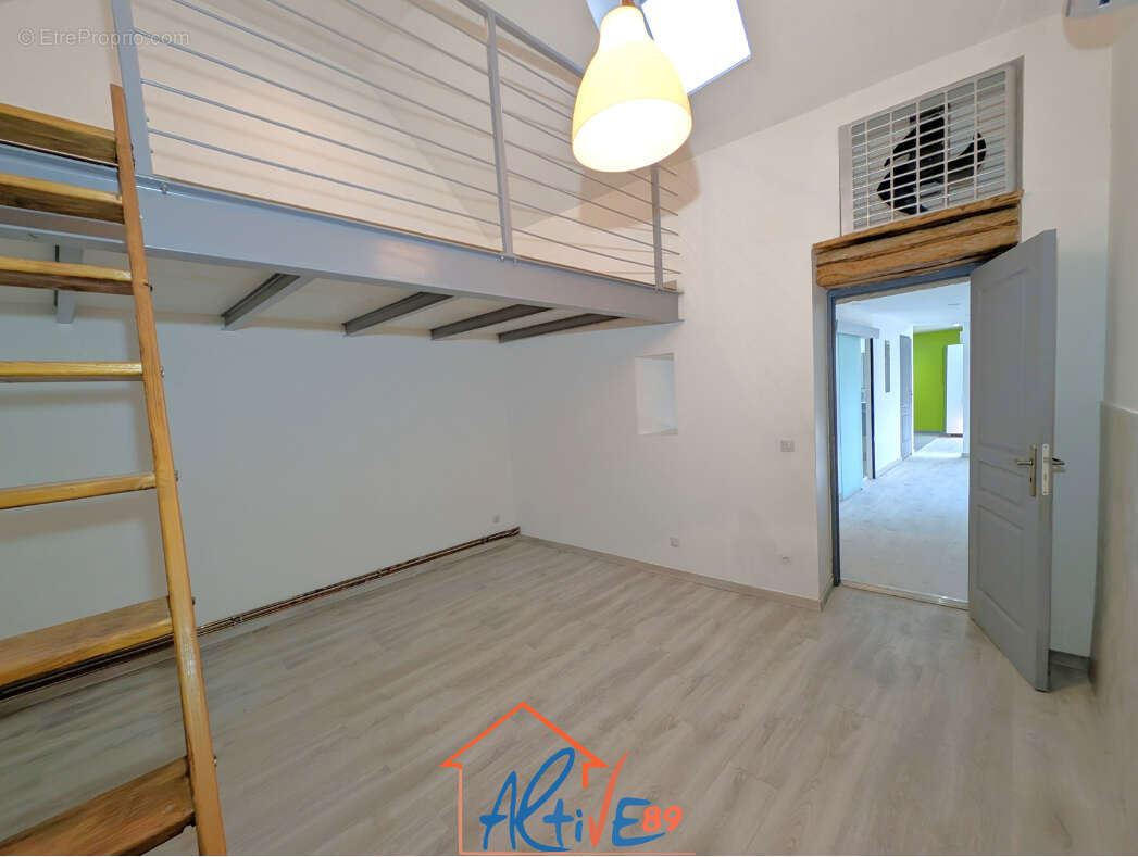 Maison à FLEURY-LA-VALLEE