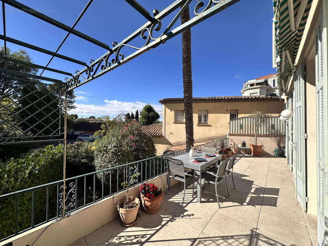 Appartement à LE CANNET