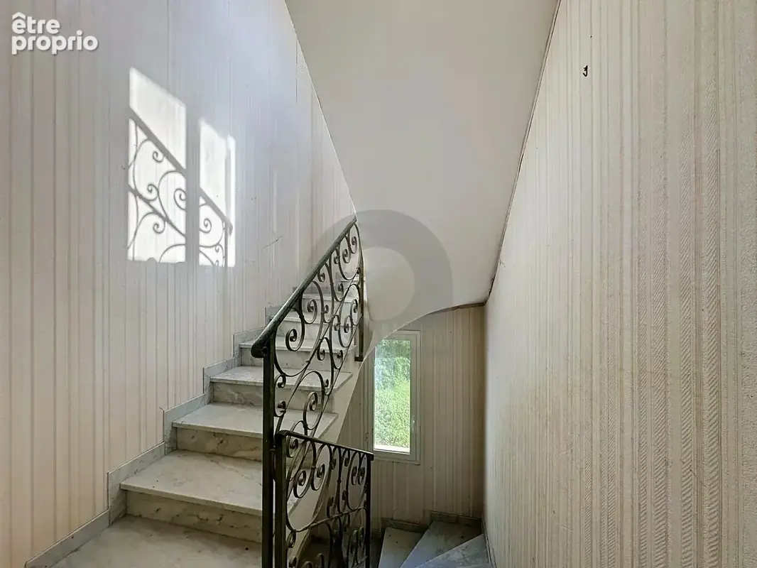 Maison 200m² jardin terrasses garage - photo 9