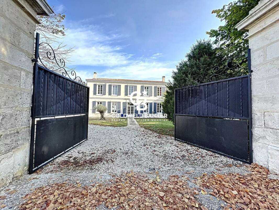 Maison à SAINTE-SOULLE