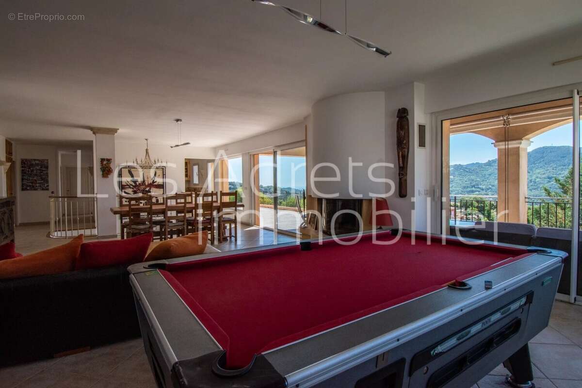 Maison à LES ADRETS-DE-L&#039;ESTEREL