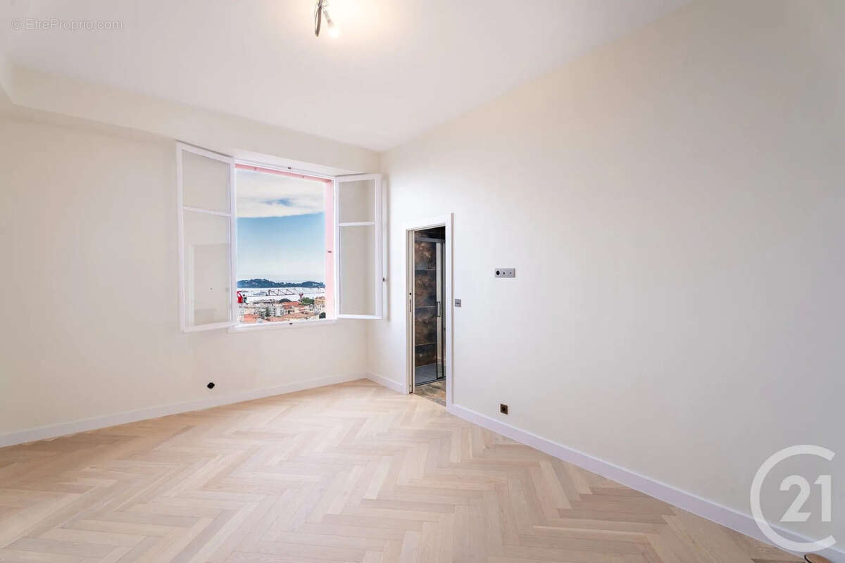 Appartement à BEAULIEU-SUR-MER