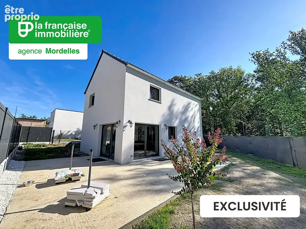 Photo Maison à Bourg-Des-Comptes au prix de 287 925€