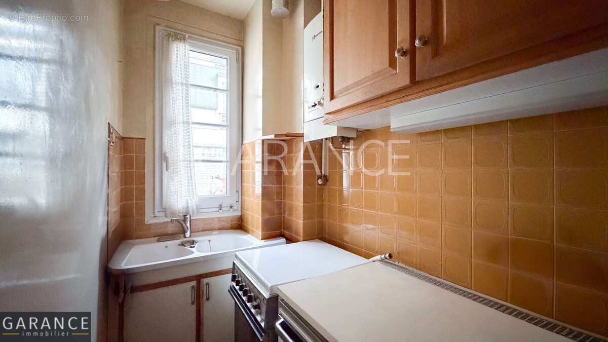 Appartement à PARIS-14E