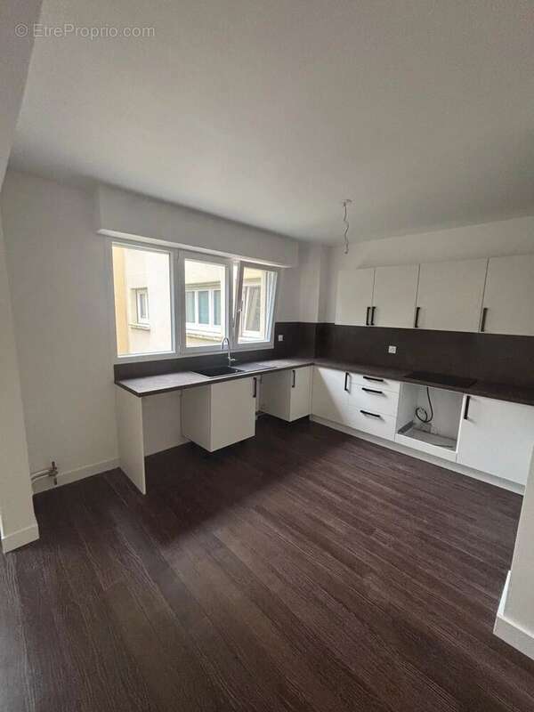 Appartement à SAINT-MAUR-DES-FOSSES