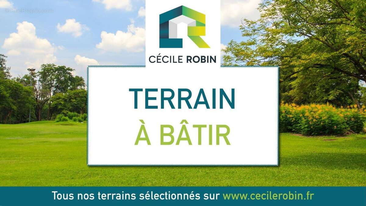 Terrain à bâtir de 643 m² à SAINT-BONNET-LE-CHATEAU (42) - photo 1