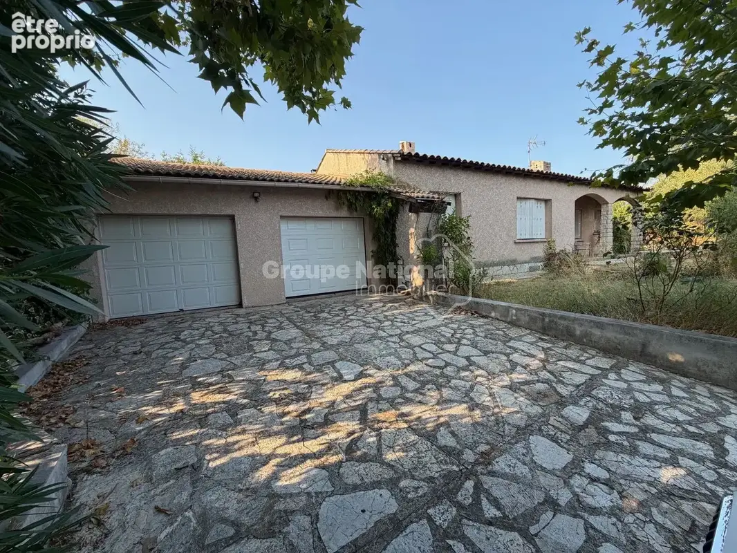 Clarensac - Villa plain-pied 3 chambres + bureau sur 1043m2 de terrain clos - photo 1