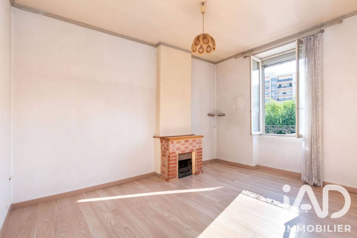 Photo 1 - Appartement à VILLEURBANNE