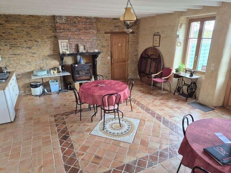 Maison à JOUE-SUR-ERDRE