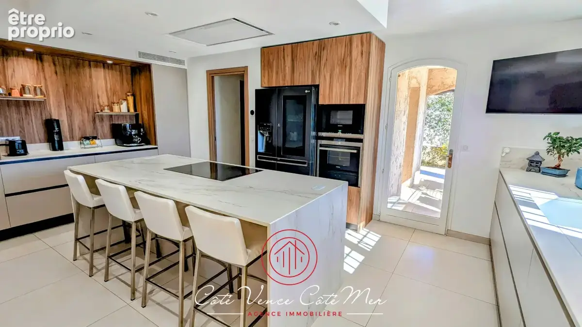 Maison familiale de 181 m2 avec piscine à Vence (06140) - photo 14