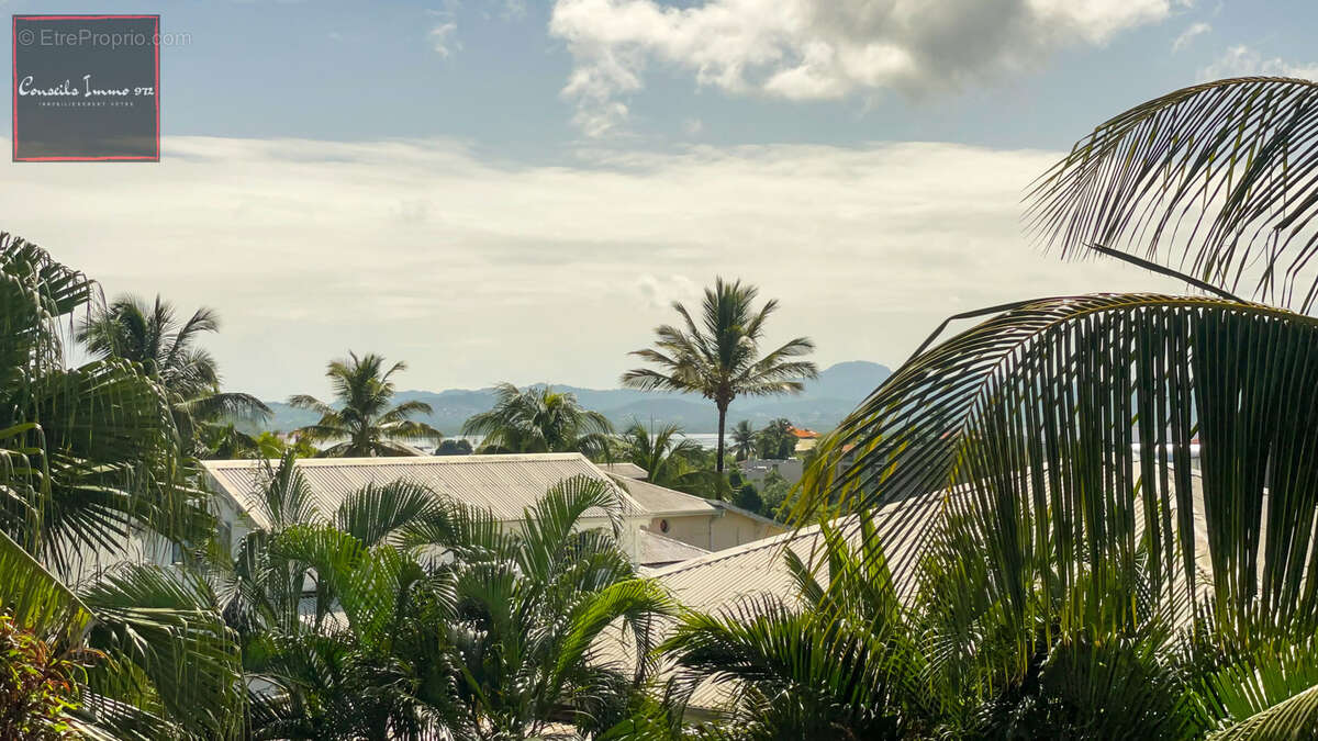 Maison à LES TROIS-ILETS