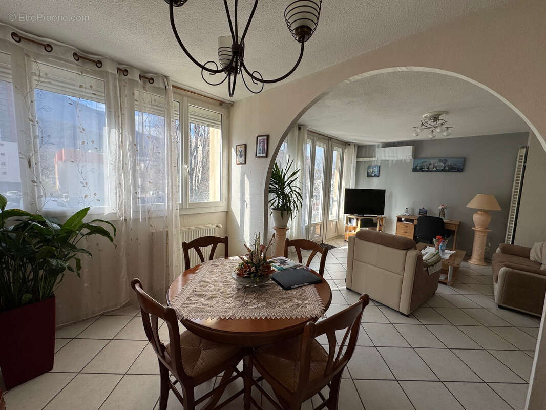 Appartement à ECHIROLLES