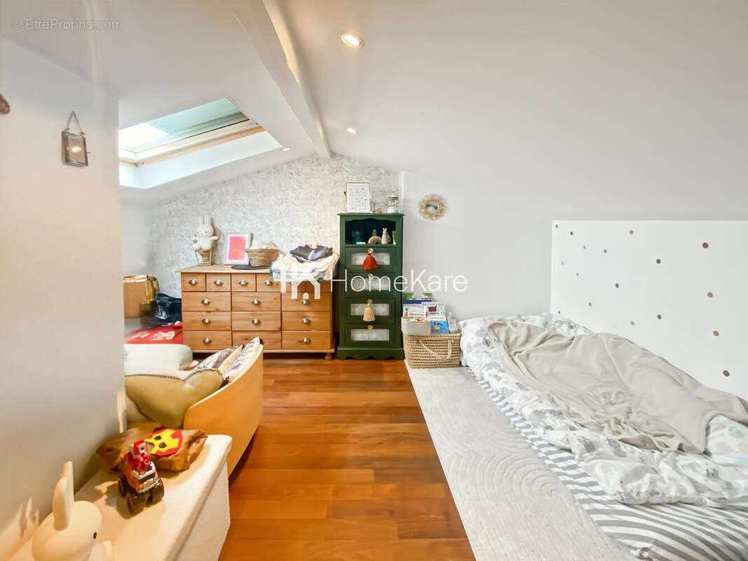 Maison à VILLENAVE-D'ORNON