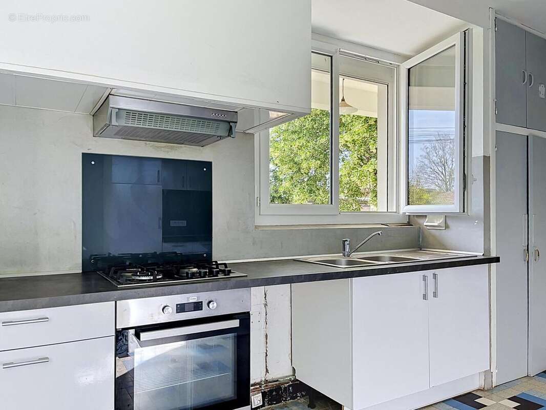 Maison 174 m² à Cazeres  - photo 2