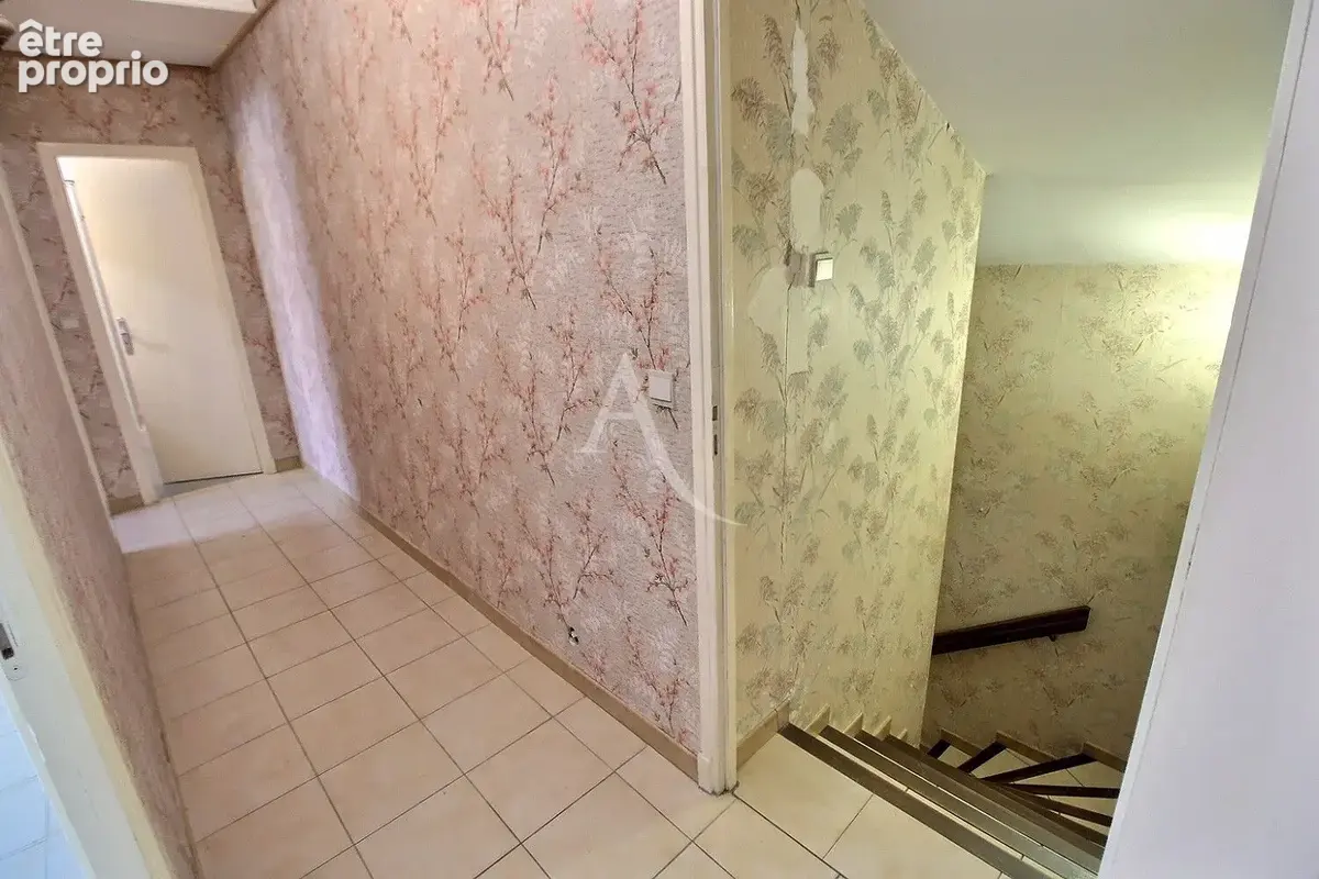 Maison familiale à fort potentiel développant 142 m²  avec 5 chambres sur terrain 3 faces au calme - photo 12