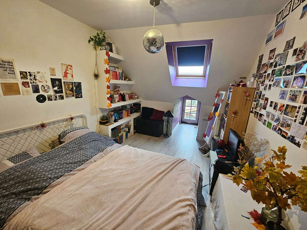 Maison à MERY-CORBON