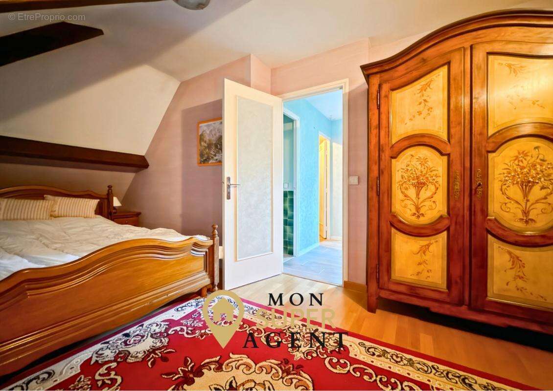 Maison à VAUX-LE-PENIL