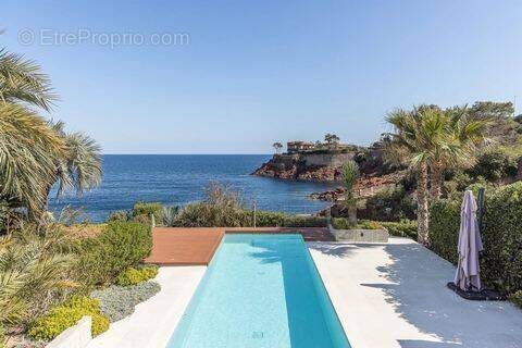 Maison à THEOULE-SUR-MER