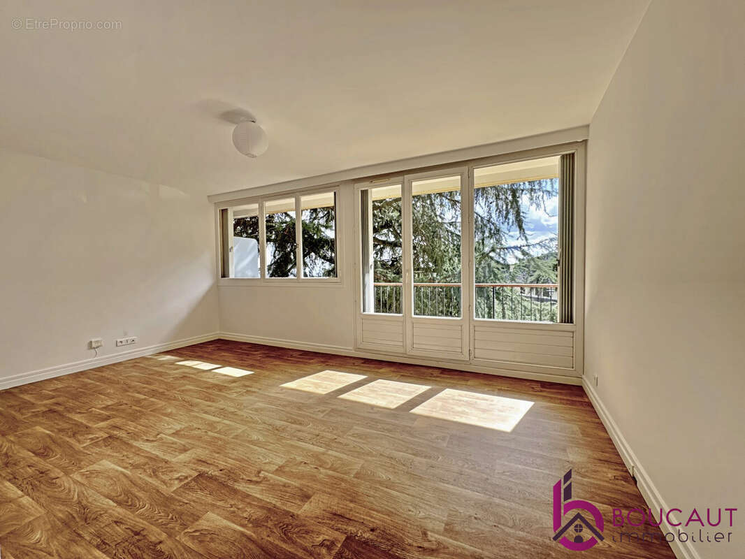 Appartement à LE PLESSIS-ROBINSON