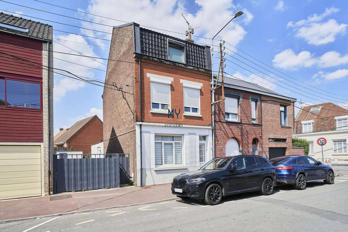 FACADE AVANT - Maison à vendre - 4 pièces - 120m² - Marcq-En-Baroeul - Maison à MARCQ-EN-BAROEUL