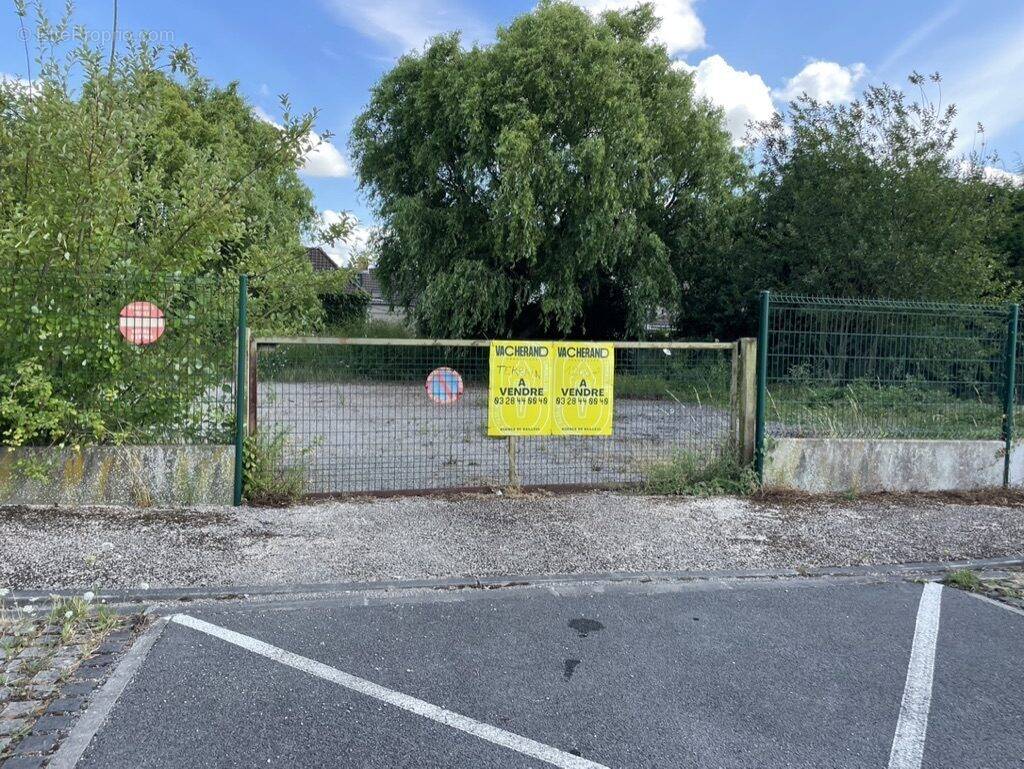 Terrain à ISBERGUES