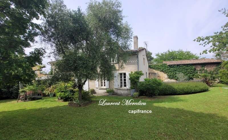 Maison familiale de 240 m² avec terrain divisible de 2 750 m² – À 10 min de Saint-André-de-Cubzac - photo 4