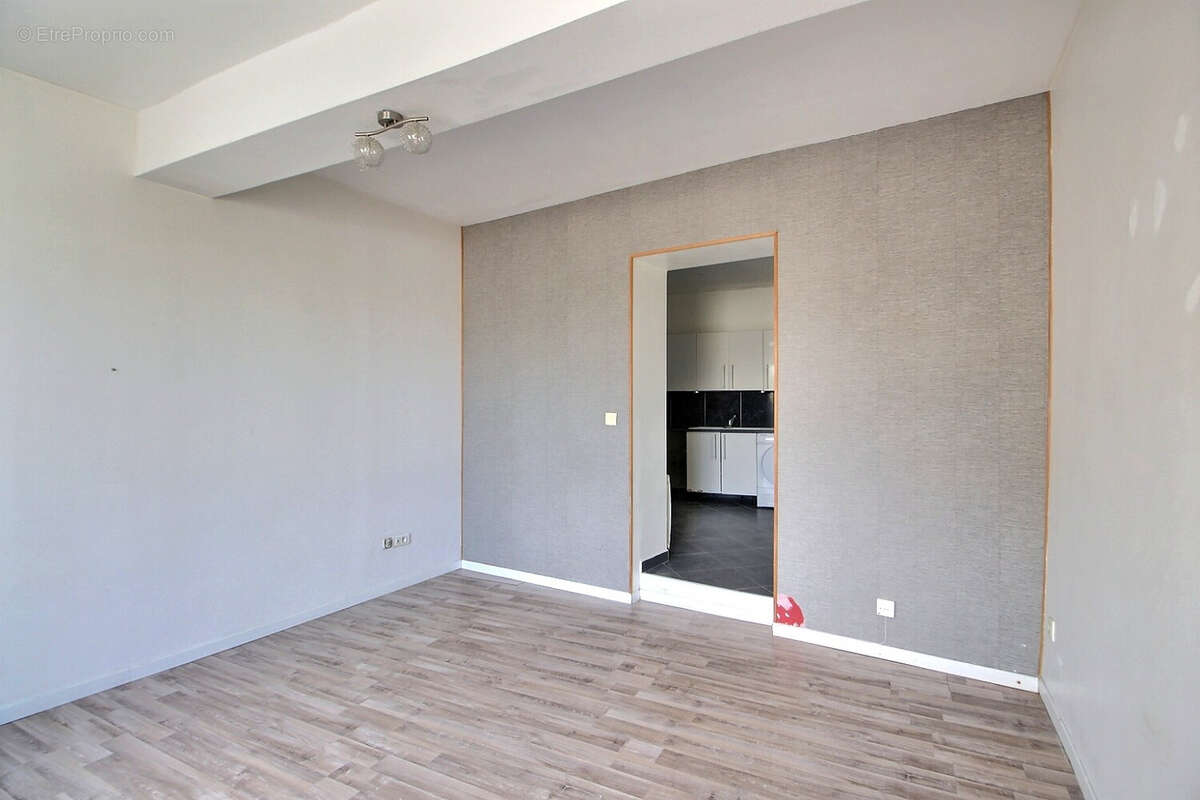 Maison à BRIENON-SUR-ARMANCON