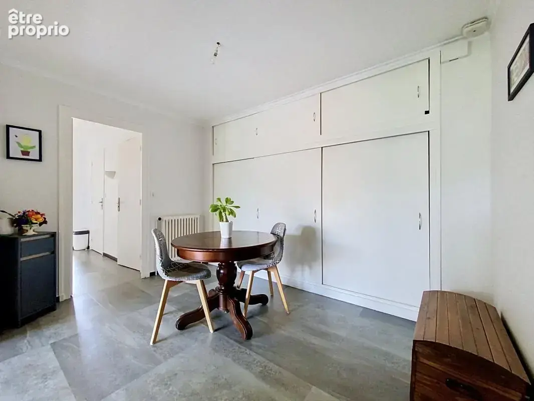 Appartement - 3 Chambres - Balcon - Cave - Proche commodités - photo 9