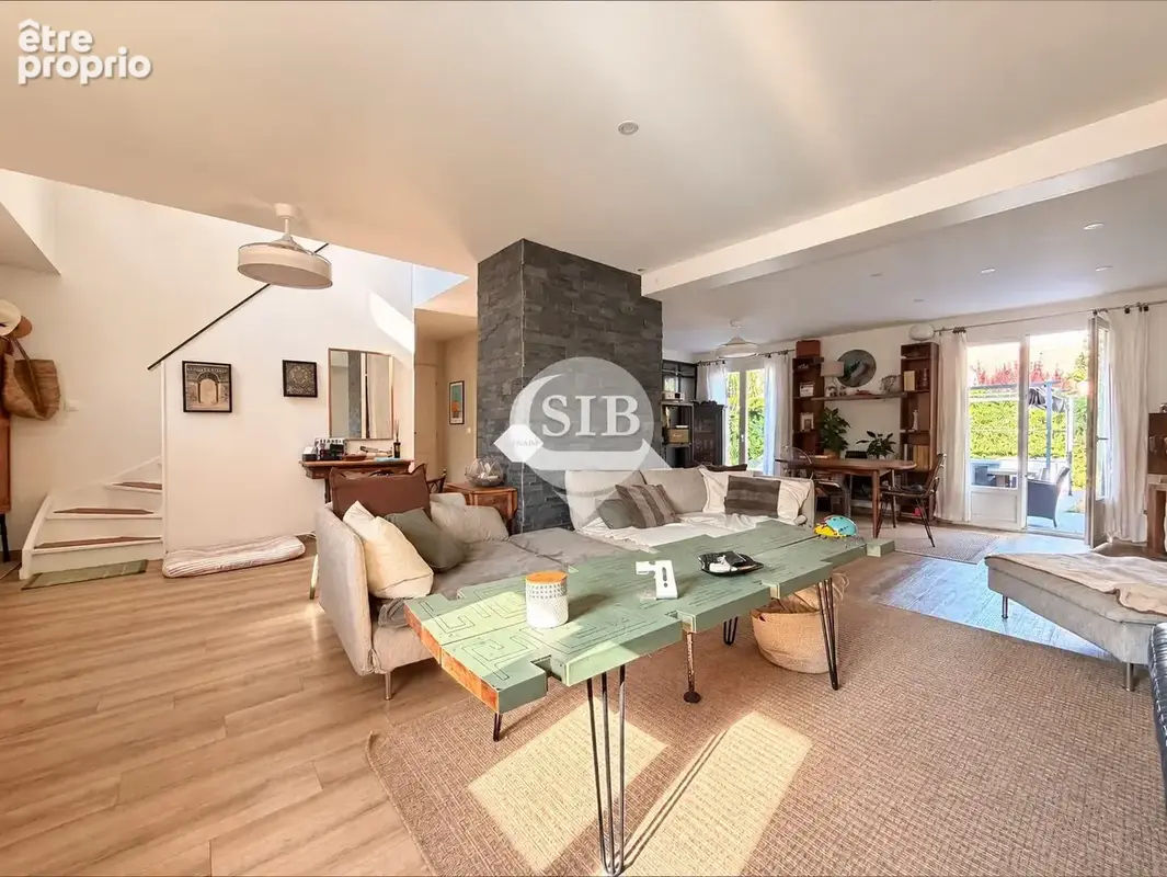 Maison 7 pièces 160 m² à vendre à La Ville-Du-Bois (91620) - photo 3